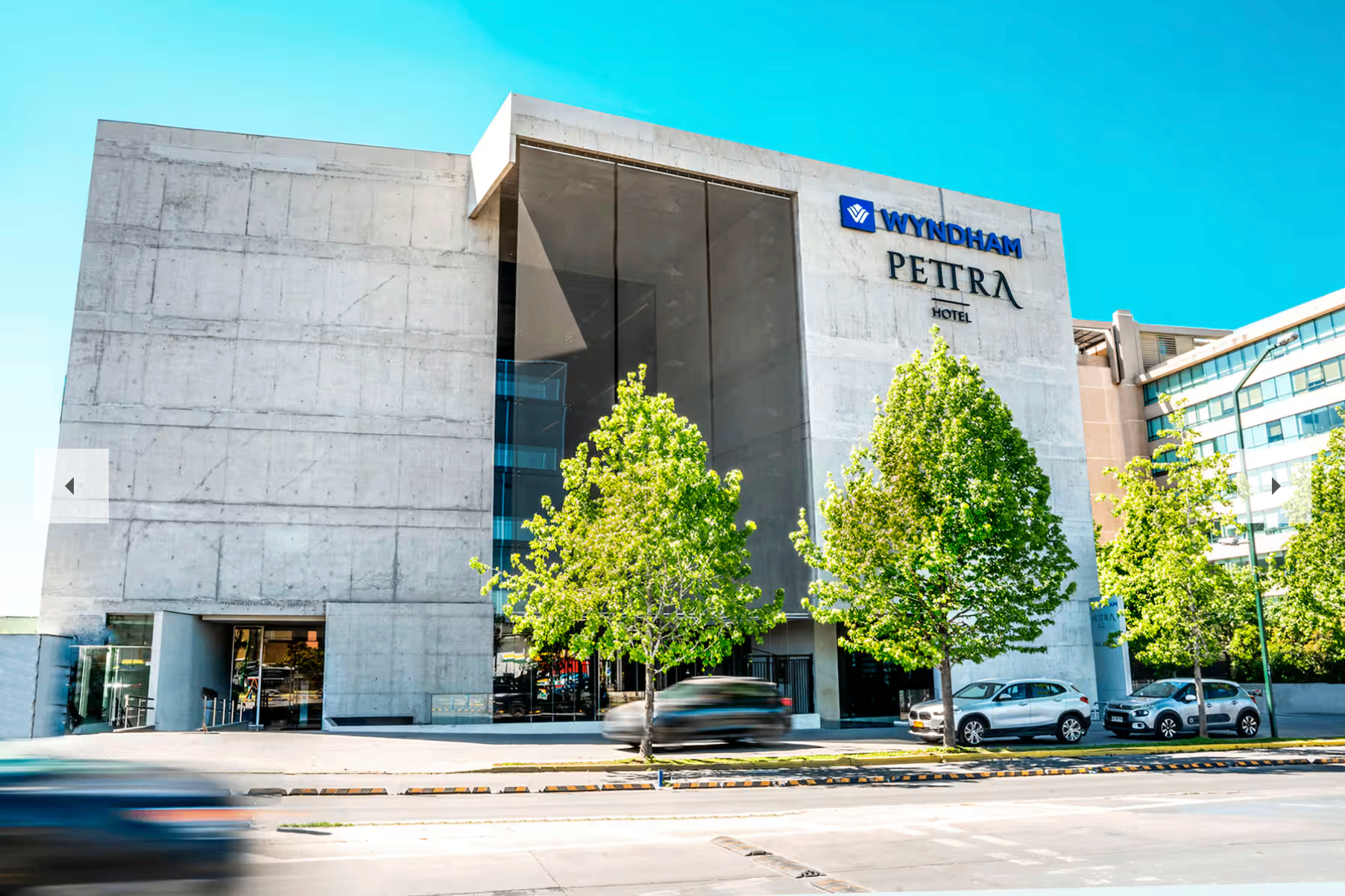 Fachada Hotel Wyndham Pettra